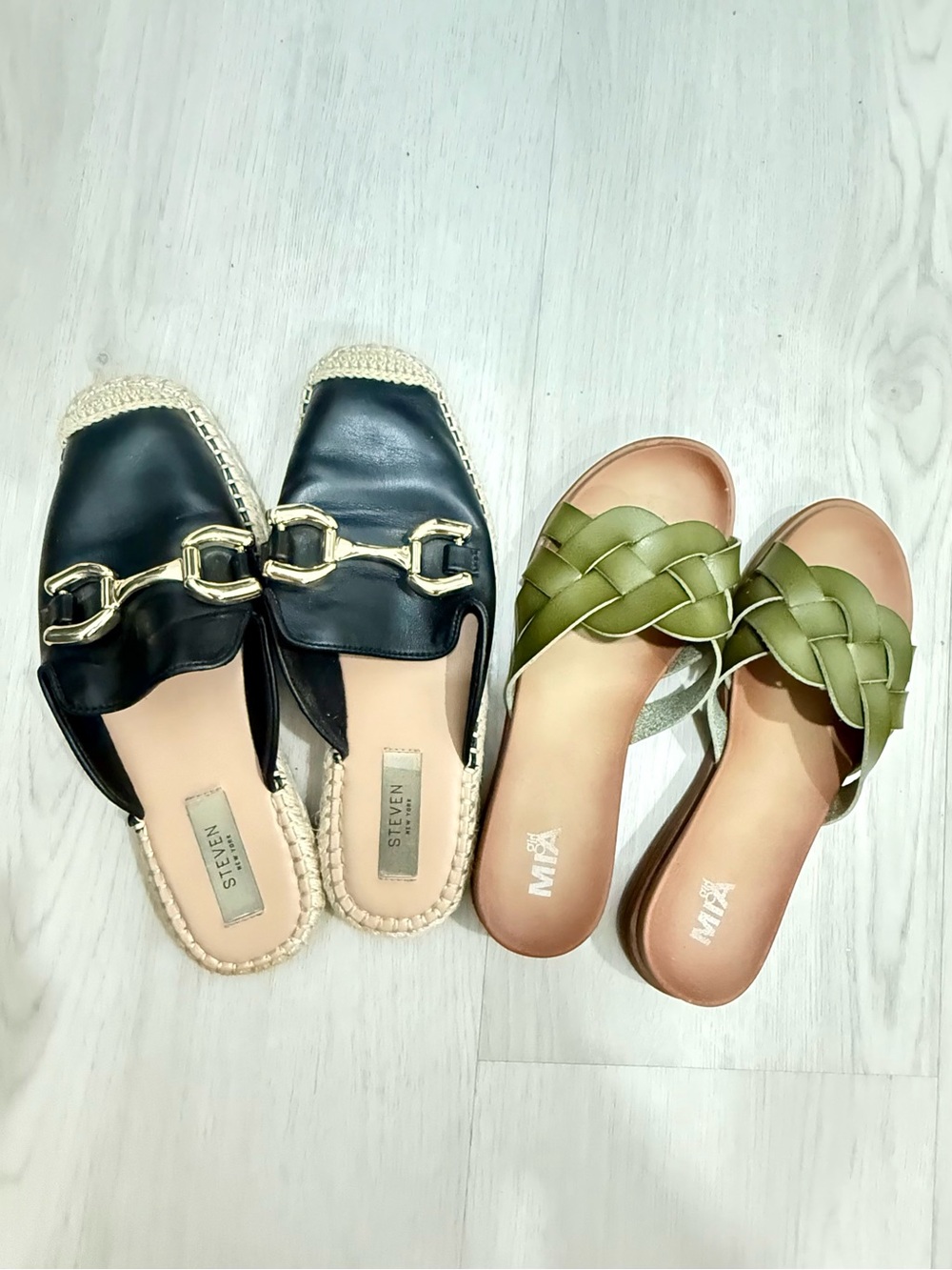 Steve Madden Black Espadrille Mule + Gold Chain Accent. 2 pairs of shoes for 10$